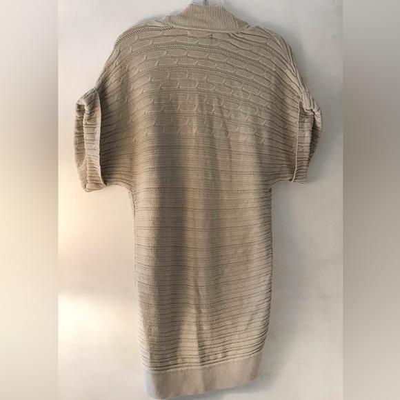 Banana Republic Short Sleeved knitted Cardigan Sweater, Size: M, & Color: Tan - Picture 2 of 8